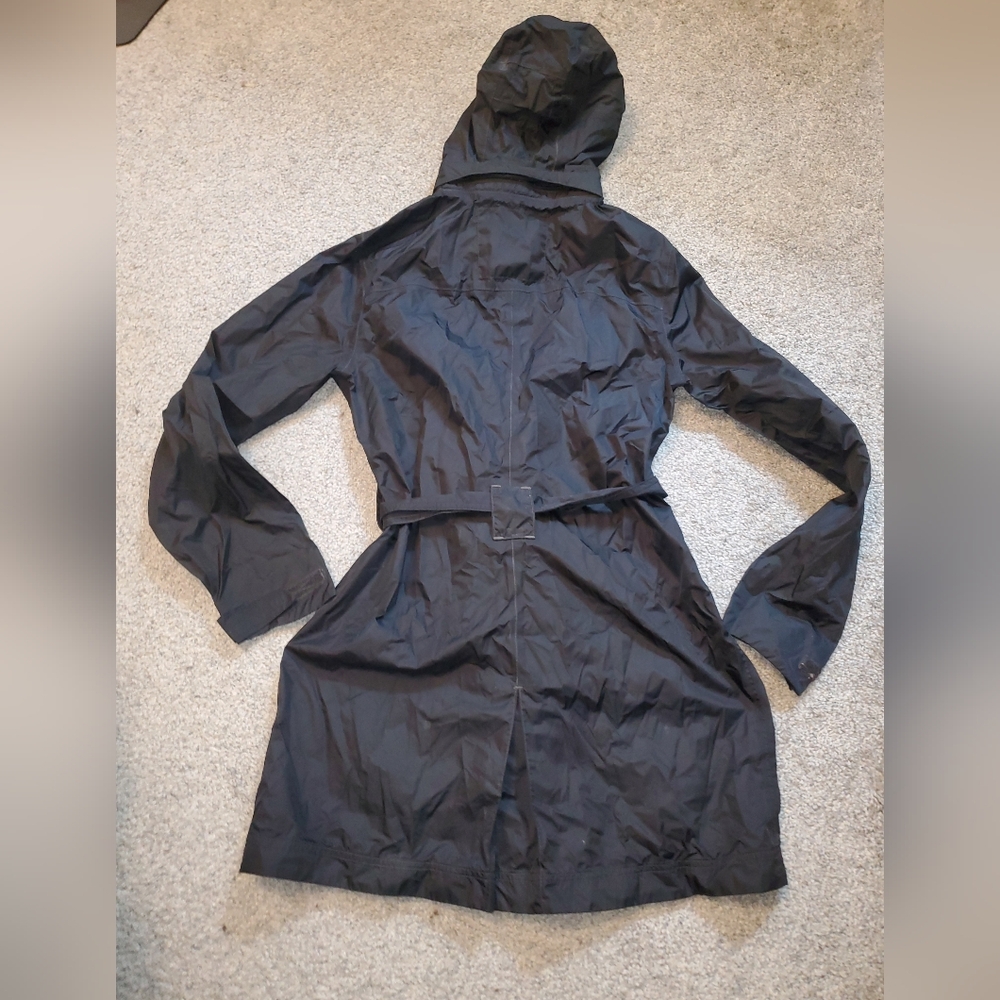 LL Bean Women's Rain Jacket w/ Belt  size XS - Picture 10 of 10